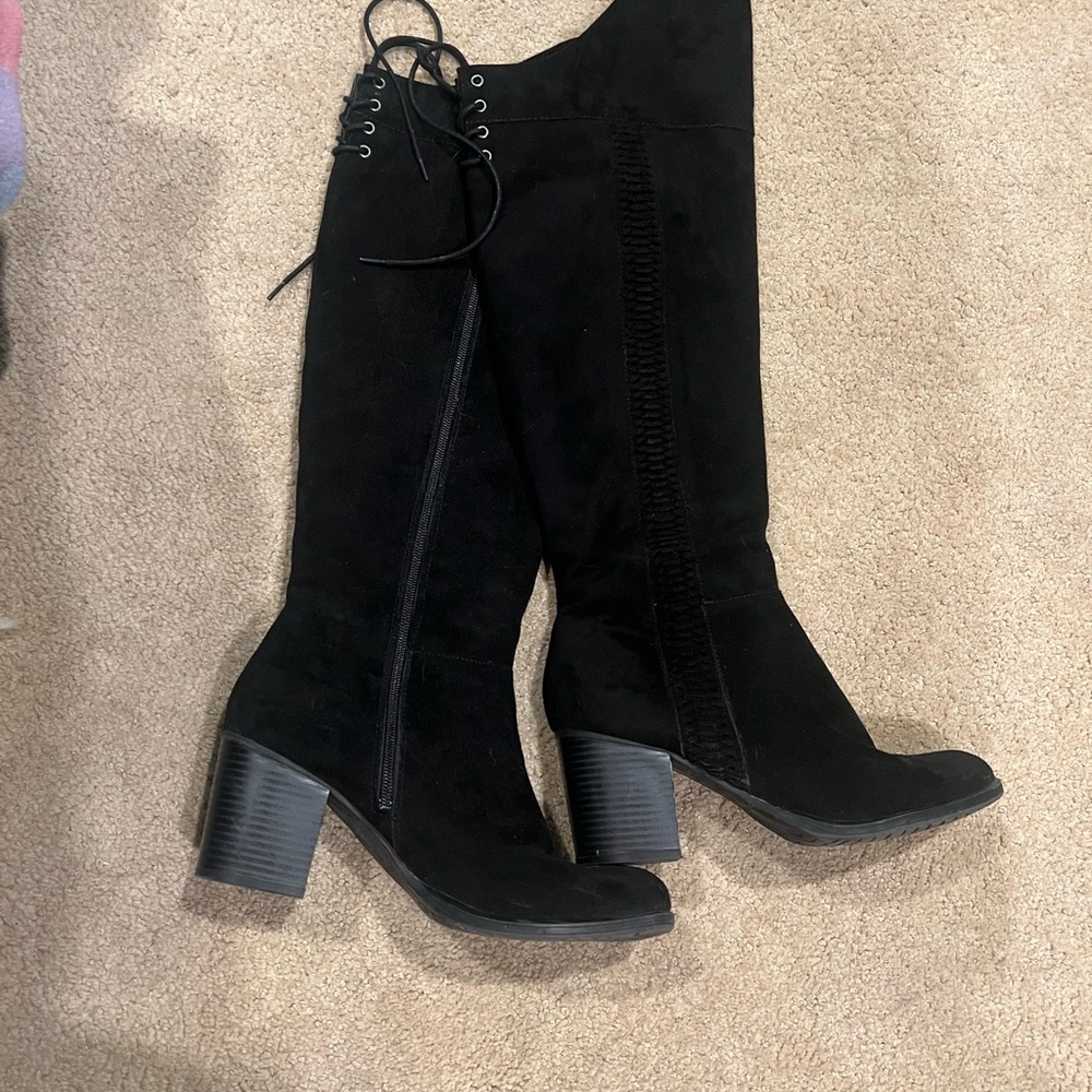 Black chunky heel boots